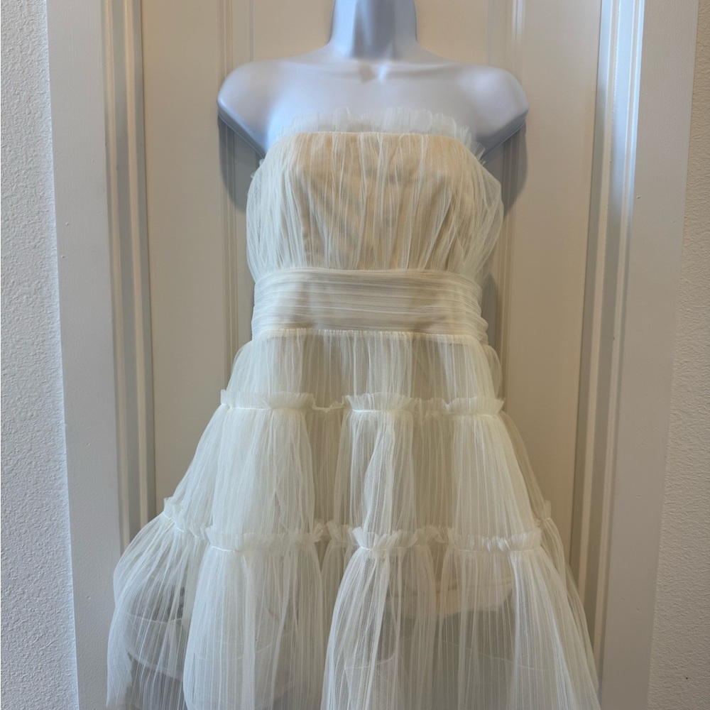 Francesca's Collections Cream Strapless Dress
